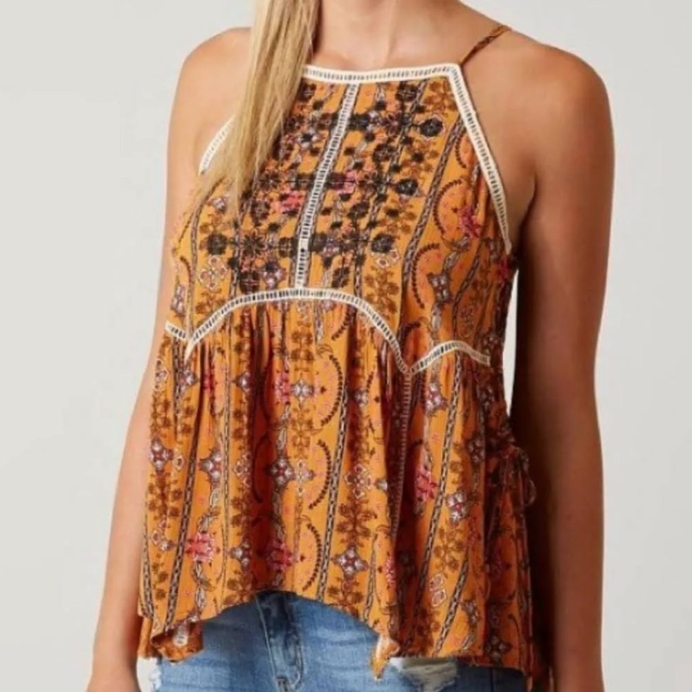 Buckle Yellow Top - Picture 1 of 5